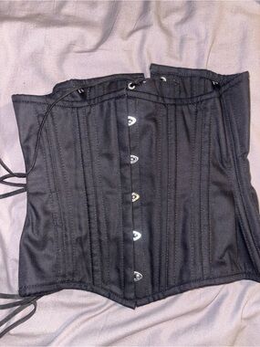 🖤 Glamorous Corset Waist Training Corset – Size 26 🖤